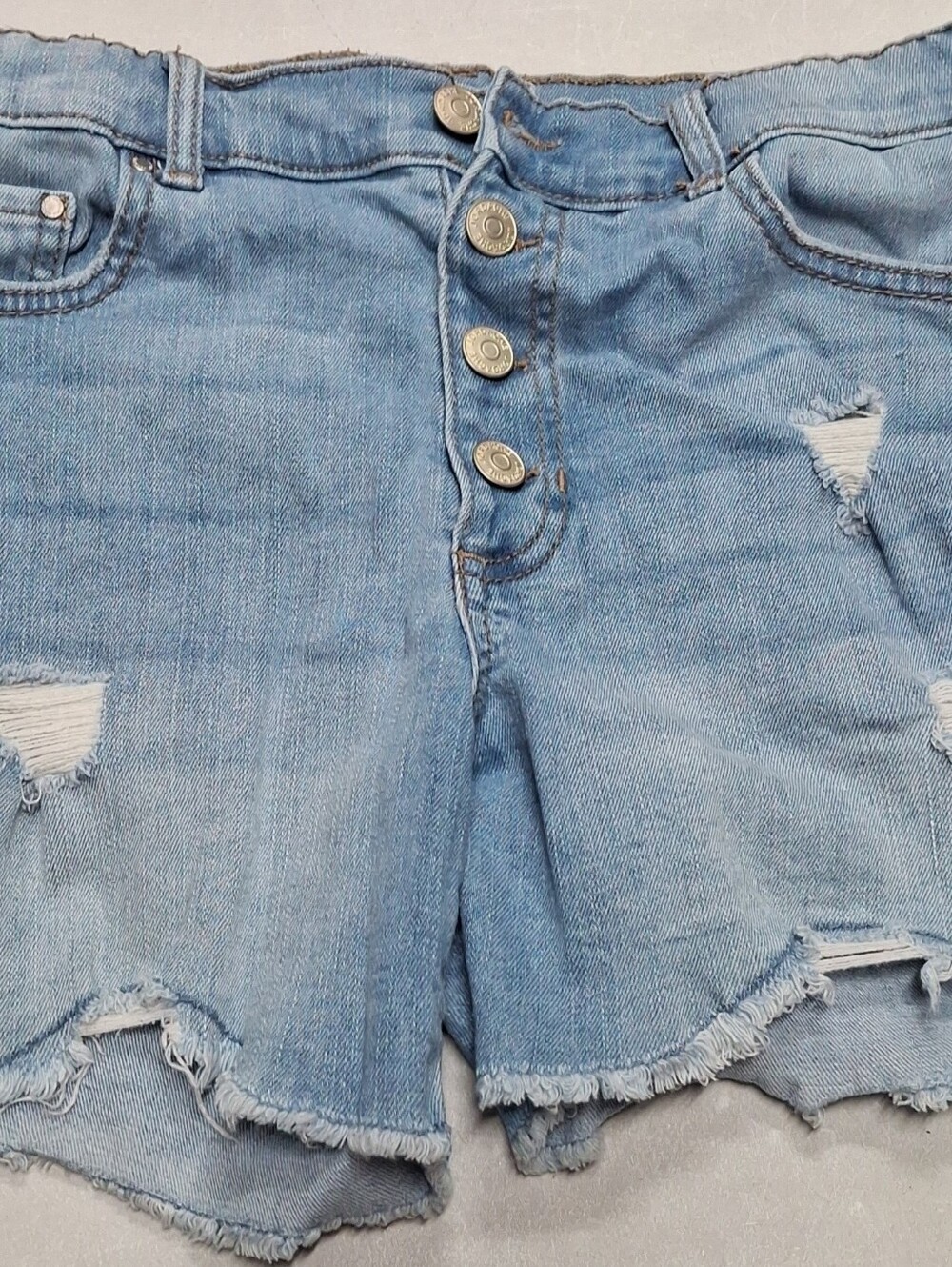 Jordache Ladies Jean Shorts Disressed Size 16
